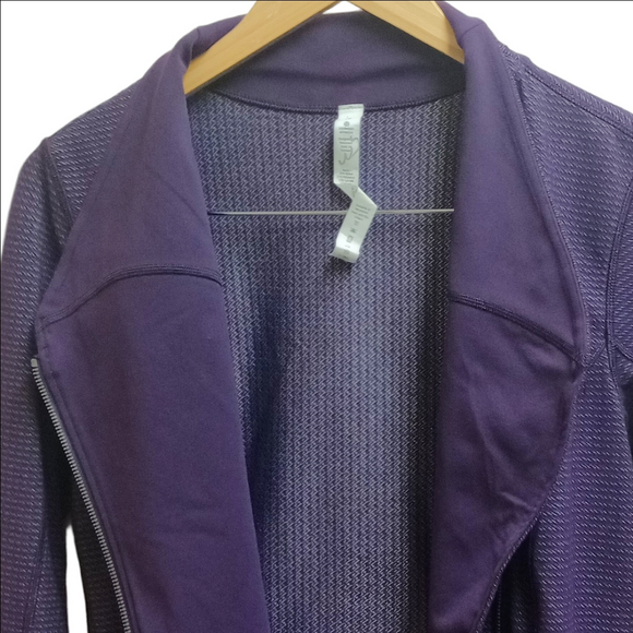 🆕LULULEMON PRECISION PURPLE LILAC CHAIN LINK DEEP ZINFANDEL ASYMMETRICAL JACKET - Picture 7 of 14